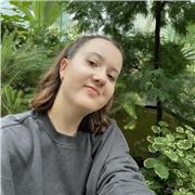 Ich studiere Lehramt English und möchte deswegen Kindern online die Freude an dem Fach weitergeben. Ich freue mich auch über Kinder mit LRS oder ADHS